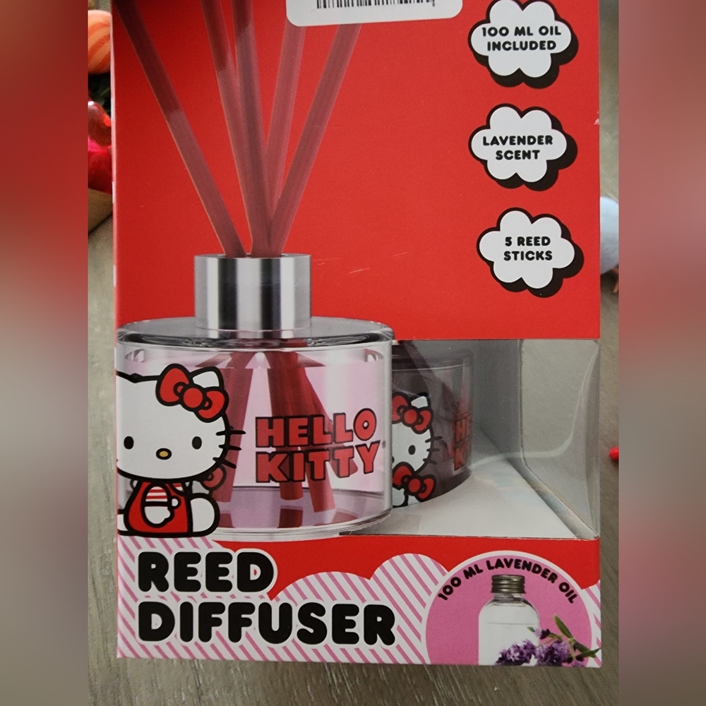 Hello Kitty Glass Reed Diffuser - Picture 1 of 5